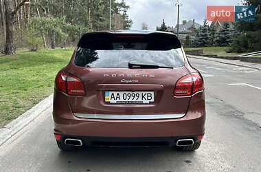 Внедорожник / Кроссовер Porsche Cayenne 2011 в 