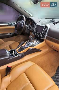 Позашляховик / Кросовер Porsche Cayenne 2013 в 