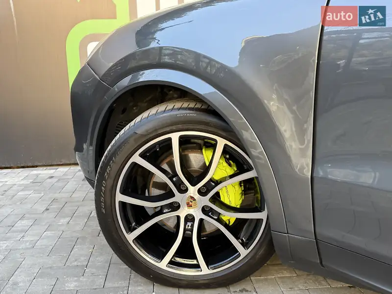 Внедорожник / Кроссовер Porsche Cayenne 2019 в 