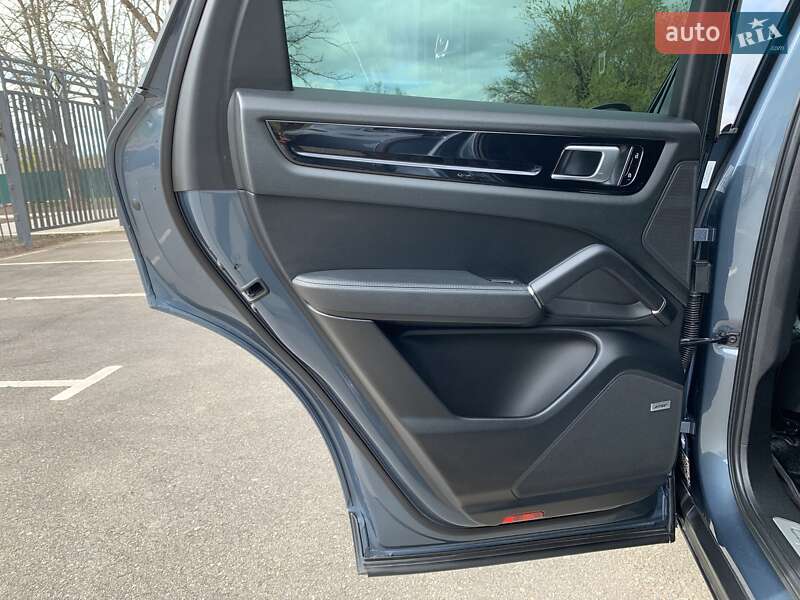 Внедорожник / Кроссовер Porsche Cayenne 2019 в Кривом Роге фото 55 Внедорожник / Кроссовер Porsche Cayenne 2019 в Кривом Роге