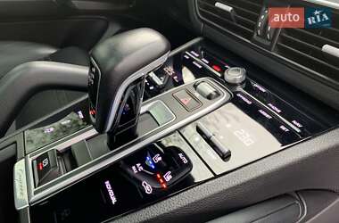 Внедорожник / Кроссовер Porsche Cayenne 2019 в 