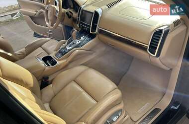 Внедорожник / Кроссовер Porsche Cayenne 2012 в 