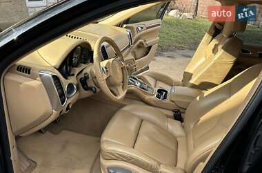 Внедорожник / Кроссовер Porsche Cayenne 2012 в 