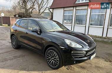 Внедорожник / Кроссовер Porsche Cayenne 2012 в 