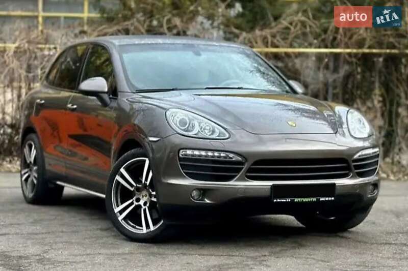 Внедорожник / Кроссовер Porsche Cayenne 2011 в 