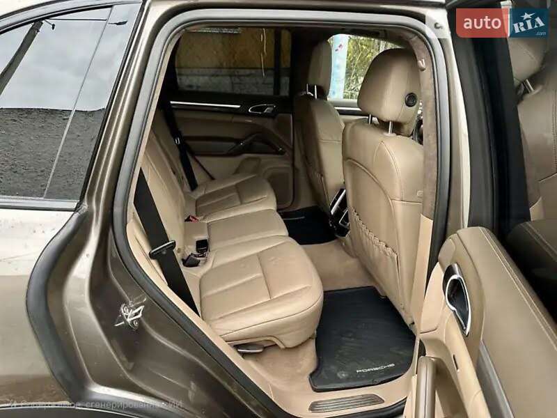 Позашляховик / Кросовер Porsche Cayenne 2011 в Одесі