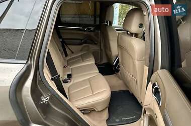 Внедорожник / Кроссовер Porsche Cayenne 2011 в 
