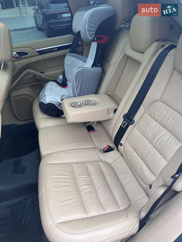 Позашляховик / Кросовер Porsche Cayenne 2014 в Києві