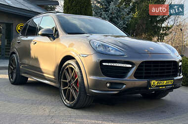 Внедорожник / Кроссовер Porsche Cayenne 2012 в 