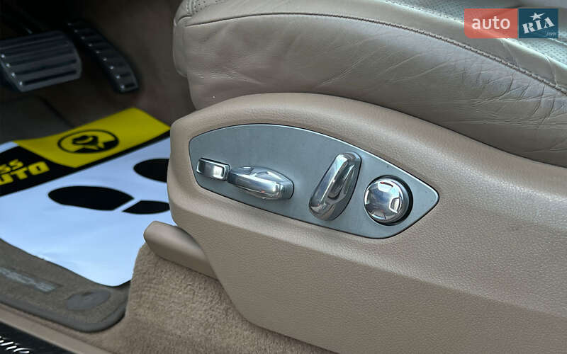 Внедорожник / Кроссовер Porsche Cayenne 2012 в Львове