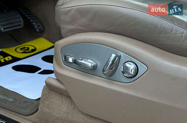 Внедорожник / Кроссовер Porsche Cayenne 2012 в 