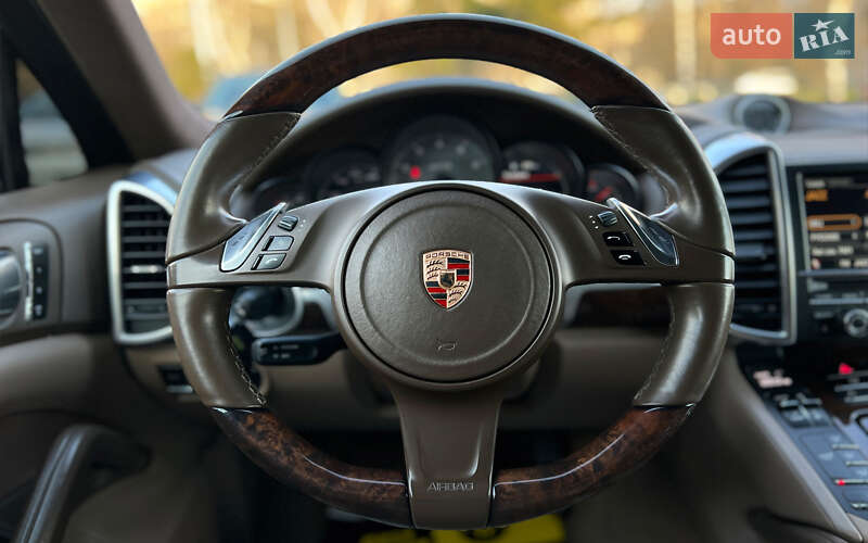 Внедорожник / Кроссовер Porsche Cayenne 2012 в Львове