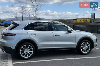 Внедорожник / Кроссовер Porsche Cayenne 2020 в 