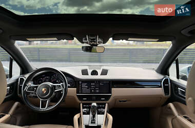 Внедорожник / Кроссовер Porsche Cayenne 2020 в 