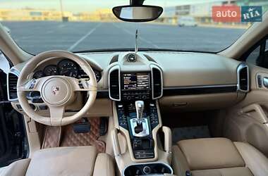 Позашляховик / Кросовер Porsche Cayenne 2011 в 