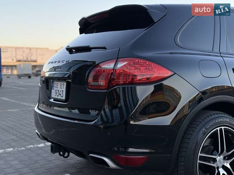 Внедорожник / Кроссовер Porsche Cayenne 2011 в Черновцах