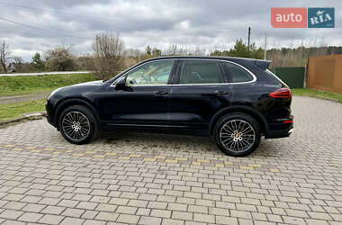 Внедорожник / Кроссовер Porsche Cayenne 2015 в 