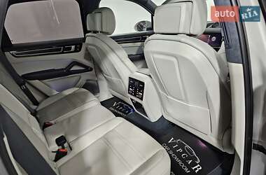 Внедорожник / Кроссовер Porsche Cayenne 2022 в 