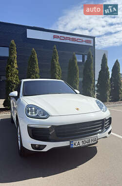 Позашляховик / Кросовер Porsche Cayenne 2015 в 