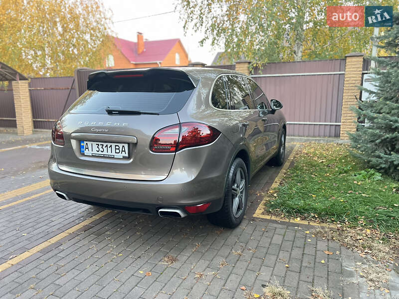Внедорожник / Кроссовер Porsche Cayenne 2012 в Киеве