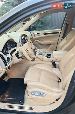 Позашляховик / Кросовер Porsche Cayenne 2012 в 