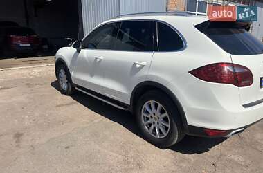 Внедорожник / Кроссовер Porsche Cayenne 2011 в 