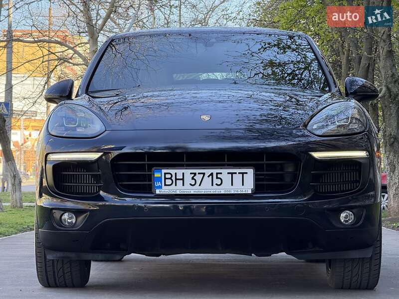Внедорожник / Кроссовер Porsche Cayenne 2015 в Одессе