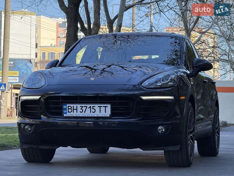 Внедорожник / Кроссовер Porsche Cayenne 2015 в Одессе
