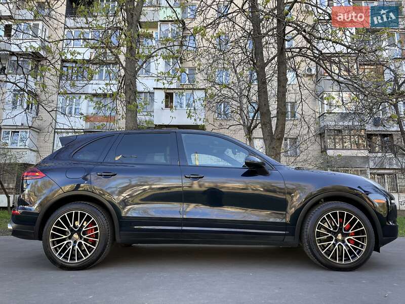 Внедорожник / Кроссовер Porsche Cayenne 2015 в Одессе