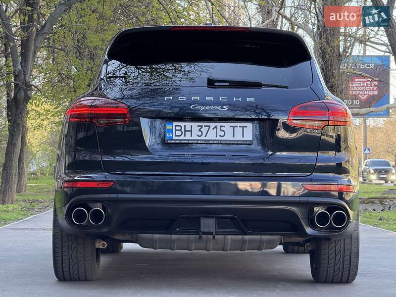Внедорожник / Кроссовер Porsche Cayenne 2015 в Одессе