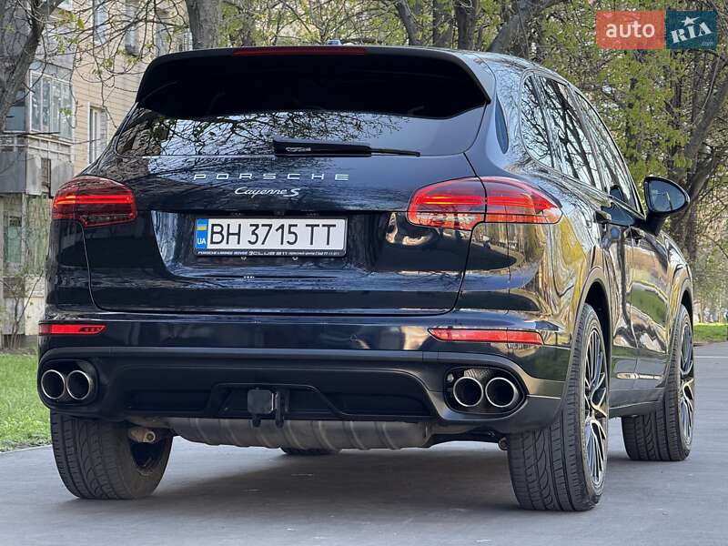 Внедорожник / Кроссовер Porsche Cayenne 2015 в Одессе