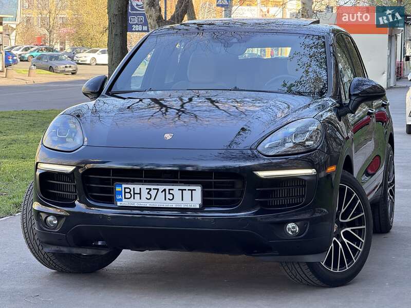 Внедорожник / Кроссовер Porsche Cayenne 2015 в Одессе