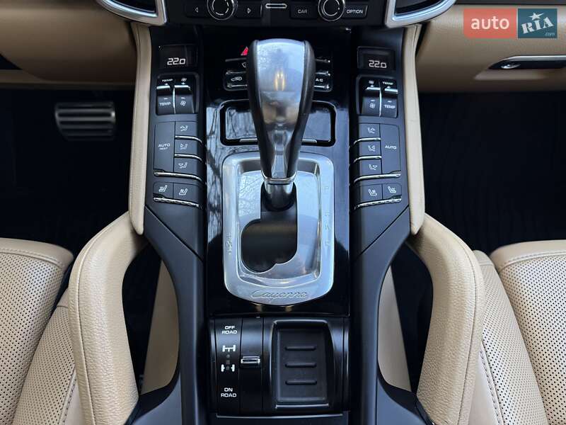 Внедорожник / Кроссовер Porsche Cayenne 2015 в Одессе