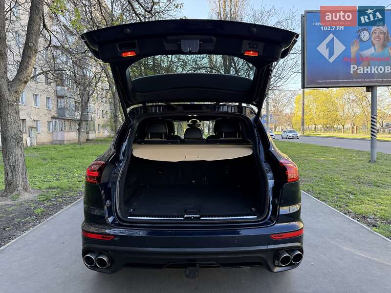 Внедорожник / Кроссовер Porsche Cayenne 2015 в Одессе