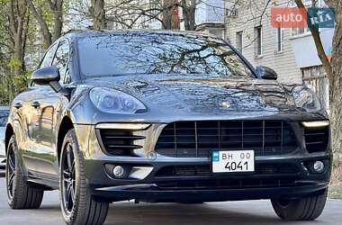 Внедорожник / Кроссовер Porsche Cayenne 2015 в 
