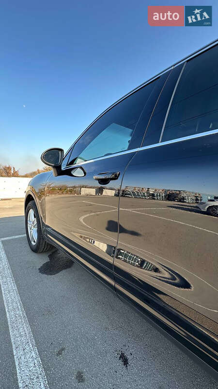 Внедорожник / Кроссовер Porsche Cayenne 2012 в 