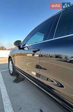 Внедорожник / Кроссовер Porsche Cayenne 2012 в 