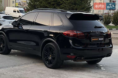 Позашляховик / Кросовер Porsche Cayenne 2012 в 