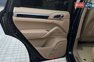 Позашляховик / Кросовер Porsche Cayenne 2012 в 