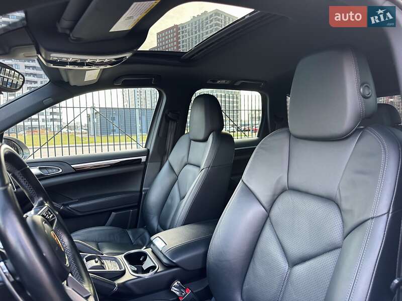 Внедорожник / Кроссовер Porsche Cayenne 2015 в Киеве фото 32 Внедорожник / Кроссовер Porsche Cayenne 2015 в Киеве