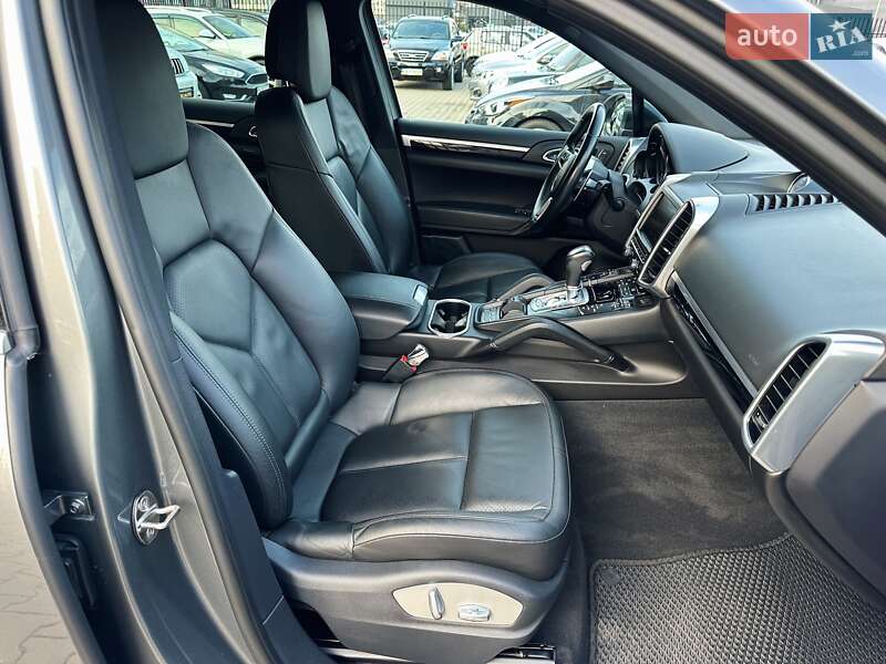 Внедорожник / Кроссовер Porsche Cayenne 2015 в Киеве фото 31 Внедорожник / Кроссовер Porsche Cayenne 2015 в Киеве