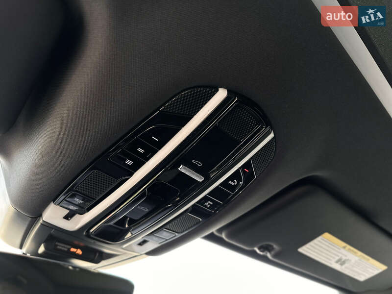 Позашляховик / Кросовер Porsche Cayenne 2019 в Києві