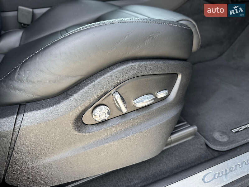 Позашляховик / Кросовер Porsche Cayenne 2019 в Києві