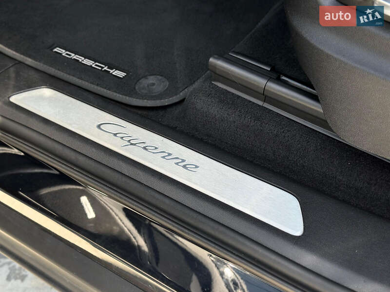Позашляховик / Кросовер Porsche Cayenne 2019 в Києві