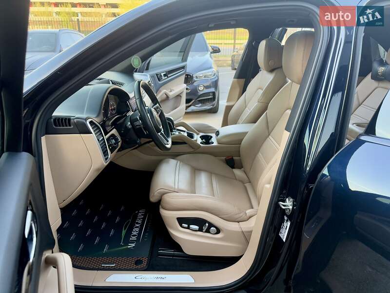 Внедорожник / Кроссовер Porsche Cayenne 2019 в Киеве