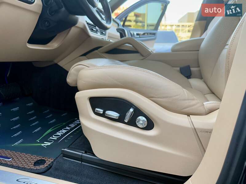 Внедорожник / Кроссовер Porsche Cayenne 2019 в Киеве