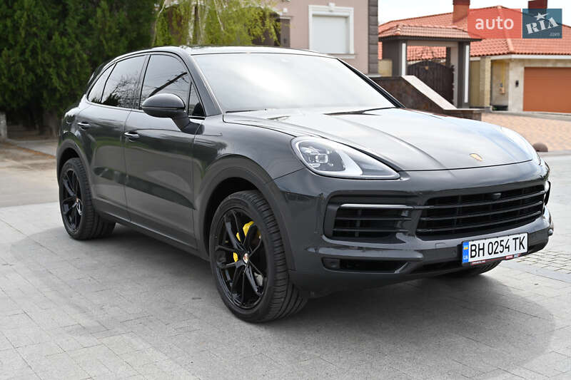 Внедорожник / Кроссовер Porsche Cayenne 2020 в 