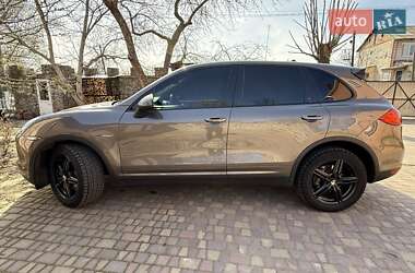 Позашляховик / Кросовер Porsche Cayenne 2012 в 