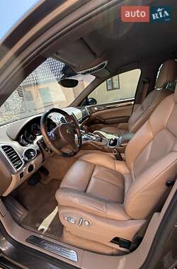 Позашляховик / Кросовер Porsche Cayenne 2012 в 