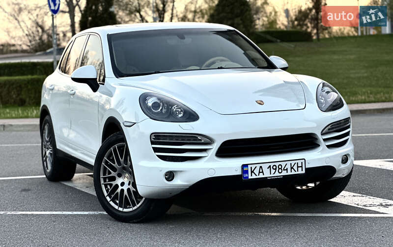 Внедорожник / Кроссовер Porsche Cayenne 2012 в 
